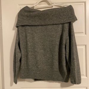 Off the shoulder Gray Sweater 🌻